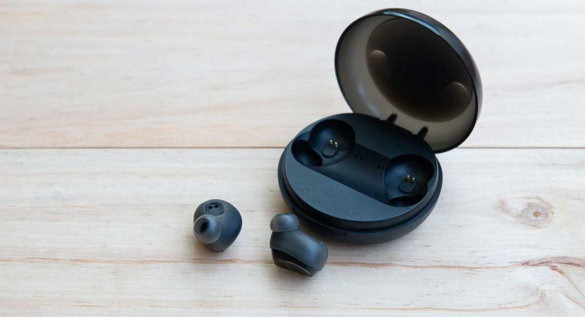 The 3 Best Earbuds For Small Ears 